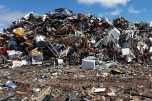 Iracemápolis suspende licitação temporariamente da coleta e transporte de lixo