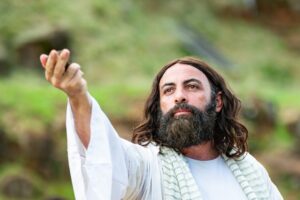O ator Charles Mariano faz sua estreia como Jesus Cristo em 2024