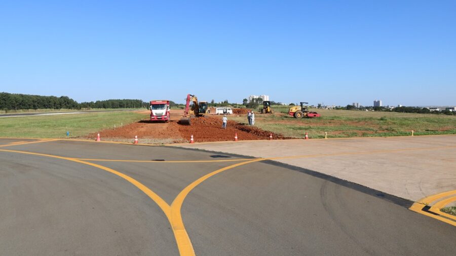 obra-de-ampliação-da-pista-auxiliar-taxiway-do-Aeroporto-Pedro-Morganti-Piracicaba